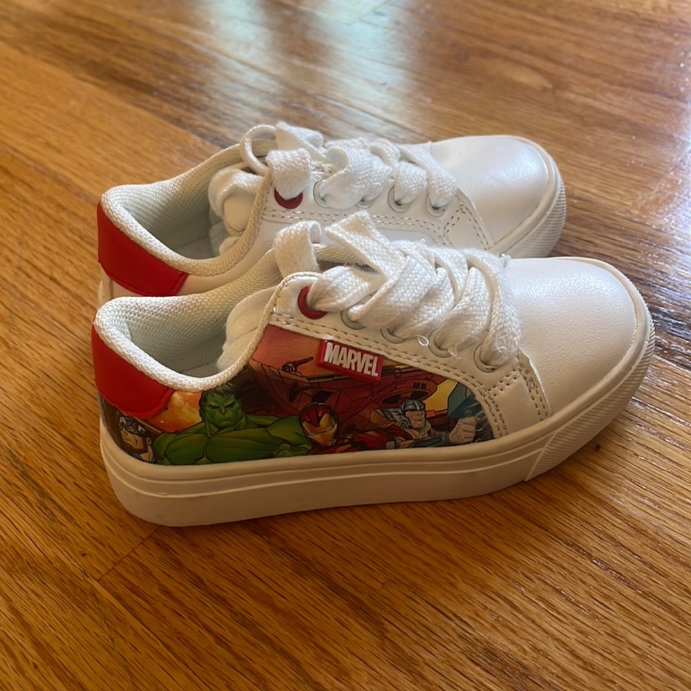 USA boys 8 marvel sneakers